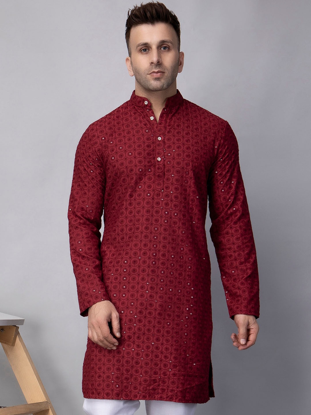 

hangup plus Embroidered Mandarin Collar Full Sleeves Sequins Straight Kurta, Maroon