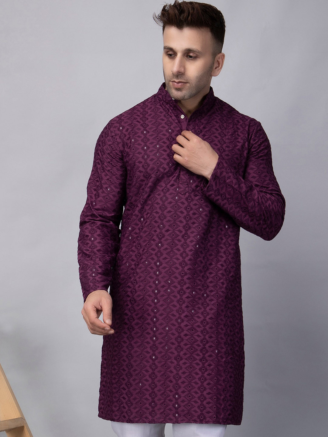 

hangup trend Embellished Embroidered Mandarin Collar Straight Kurta, Purple