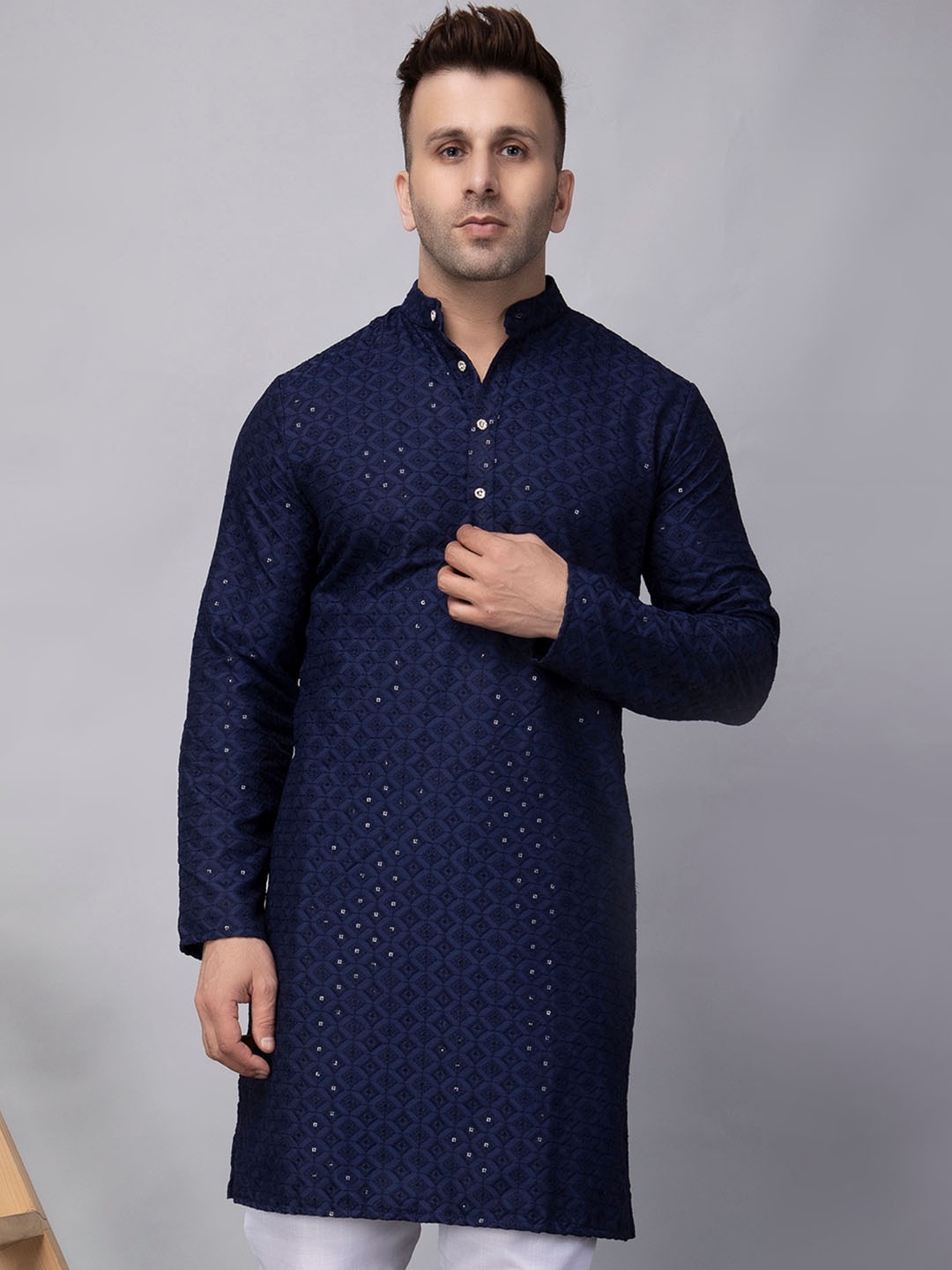 

hangup trend Embroidered Mandarin Collar Straight Kurta, Navy blue