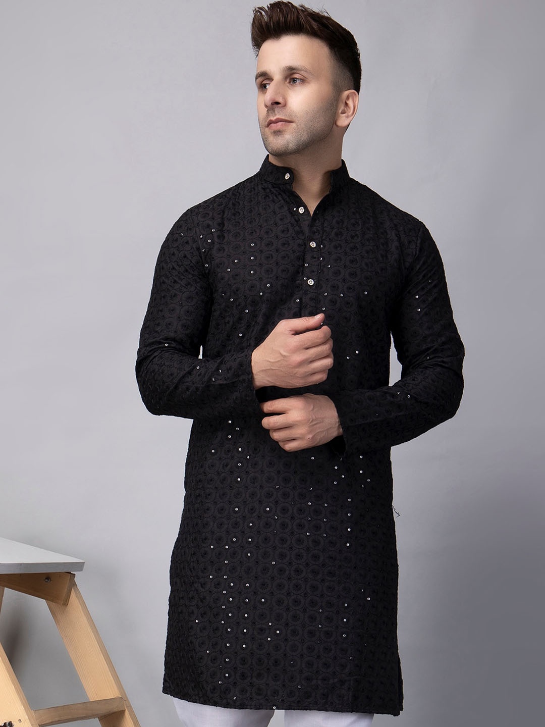 

hangup trend Embellished Embroidered Mandarin Collar Straight Kurta, Black