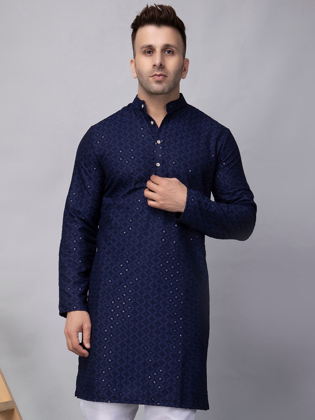 

hangup trend Embellished Embroidered Mandarin Collar Straight Kurta, Purple