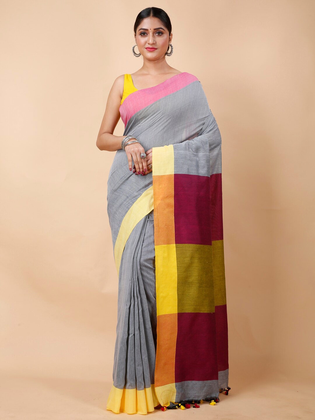 

Ruuprekha Woven Design Pure Cotton Saree, Grey