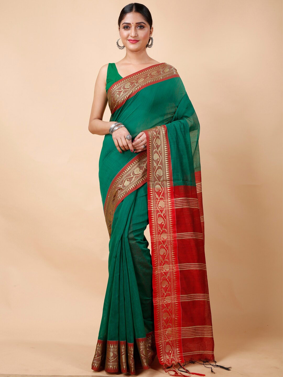 

Ruuprekha Woven Design Ethnic Motifs Cotton Saree, Green