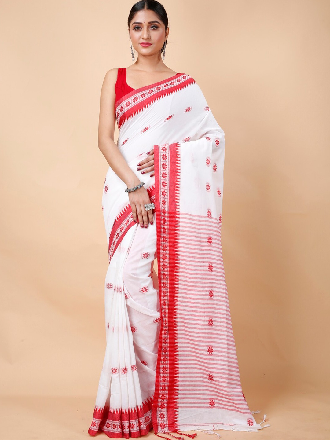 

Ruuprekha Woven Design Ethnic Motifs Khadi Cotton Saree, White