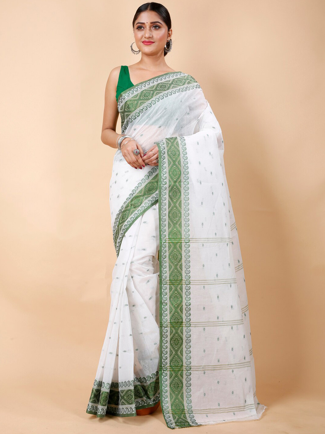 

Ruuprekha Woven Design Ethnic Motifs Pure Cotton Saree, Lime green