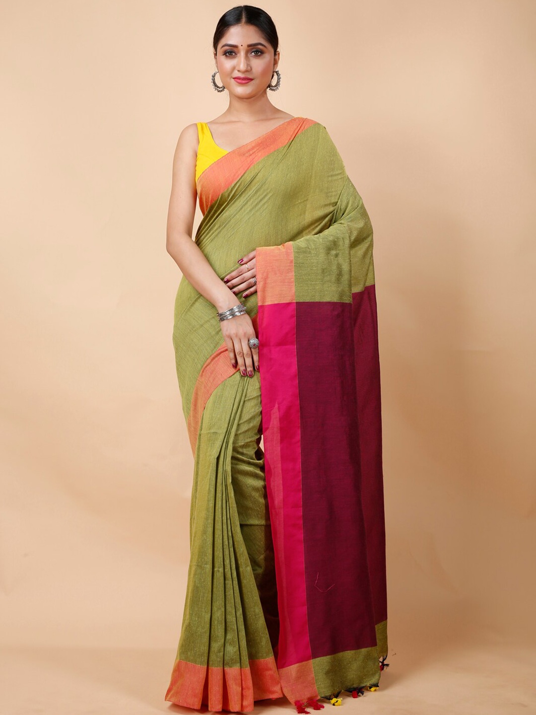 

Ruuprekha Woven Design Ethnic Motifs Pure Cotton Saree, Olive