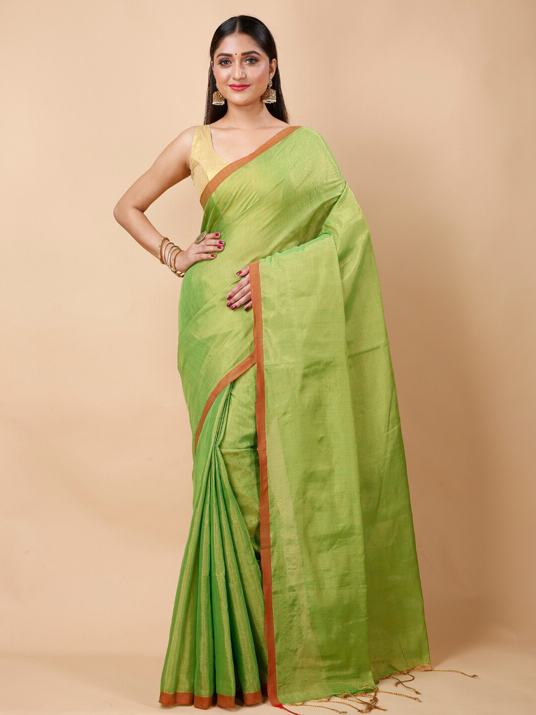 

Ruuprekha Ethnic Motifs Cotton Saree, Lime green