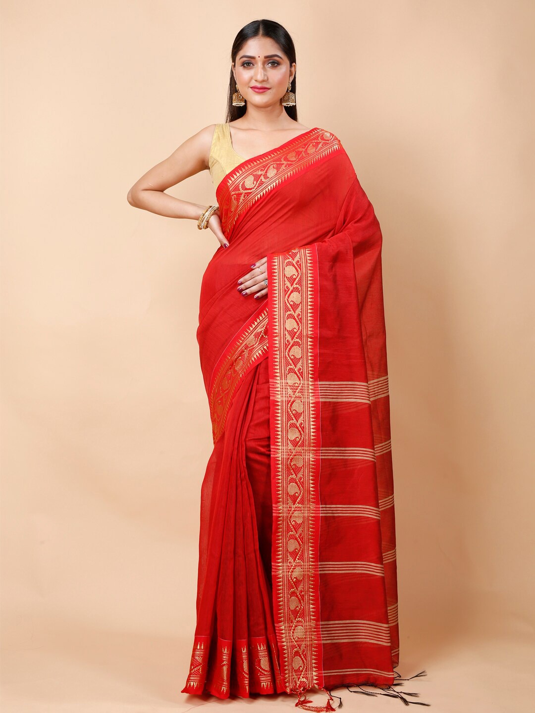 

Ruuprekha Ethnic Motif Woven Design Zari Saree, Red