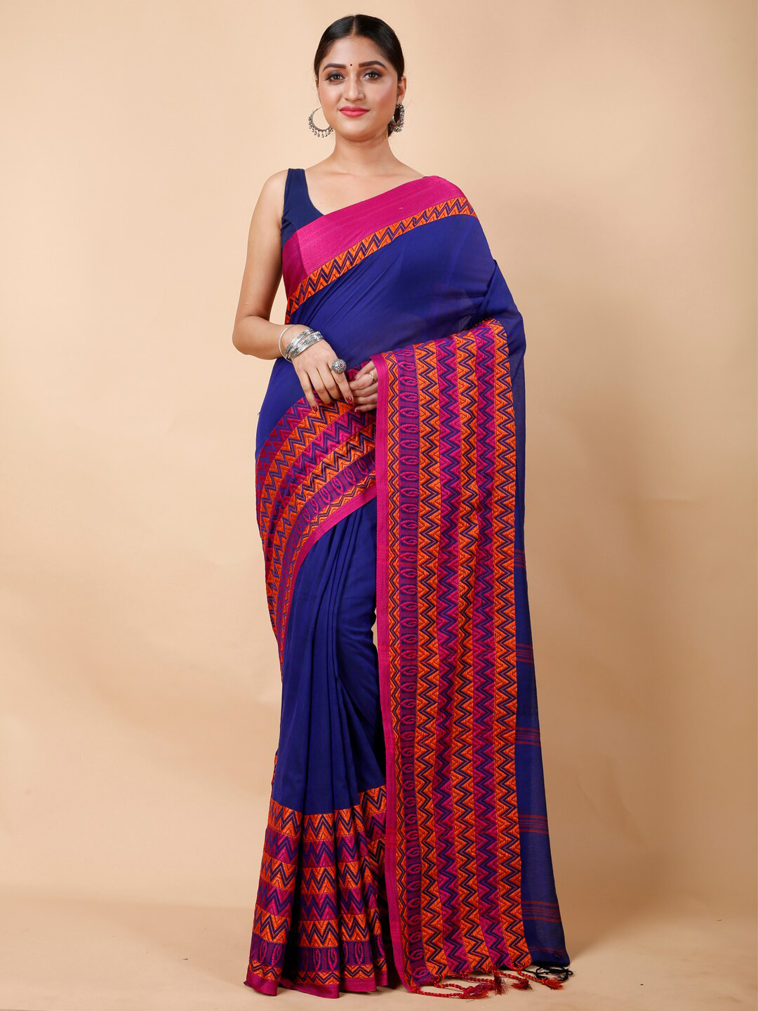 

Ruuprekha Ethnic Motif Woven Design Zari Saree, Navy blue