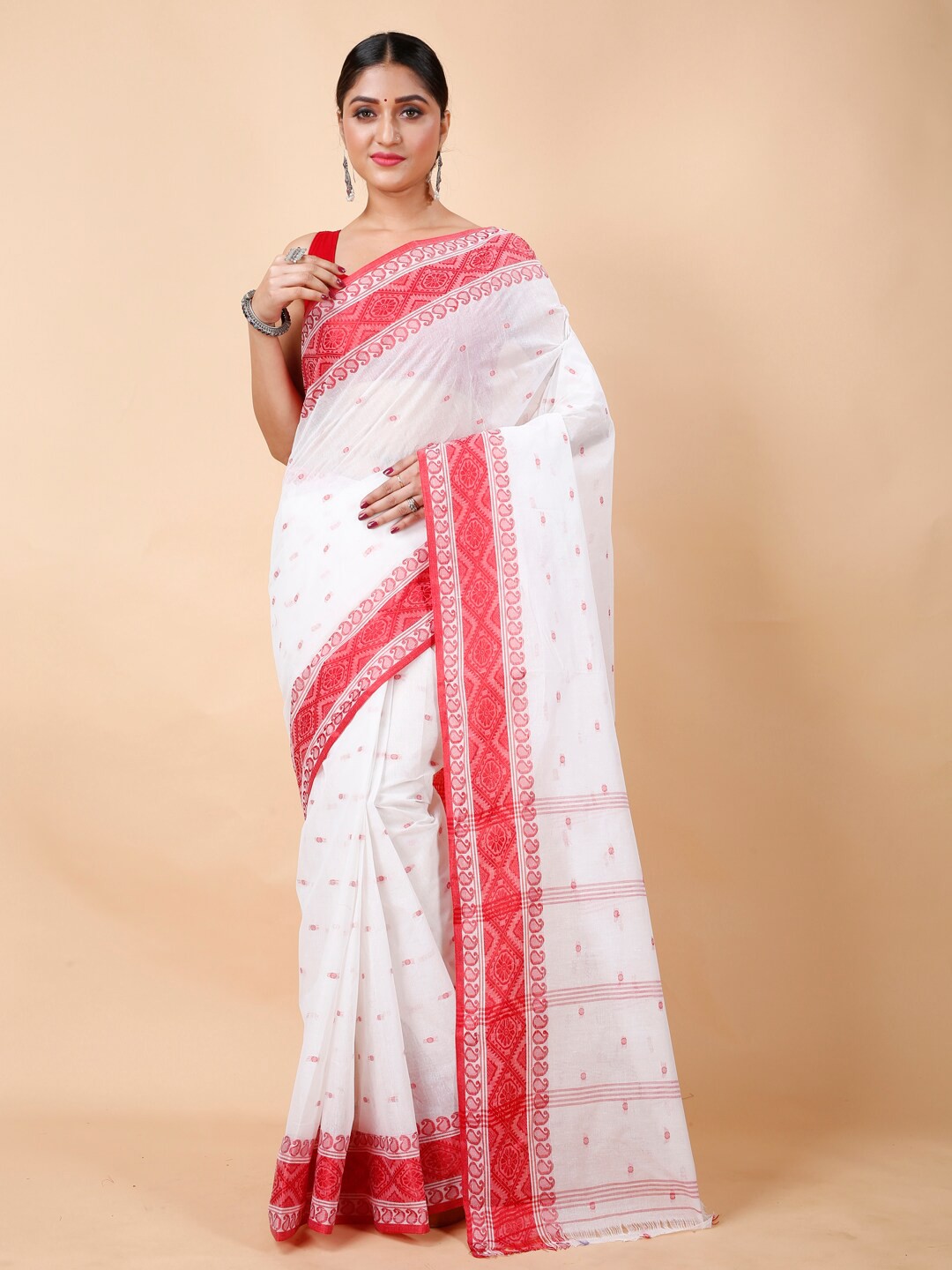 

Ruuprekha Ethnic Motifs Woven Design Pure Cotton Saree, Red