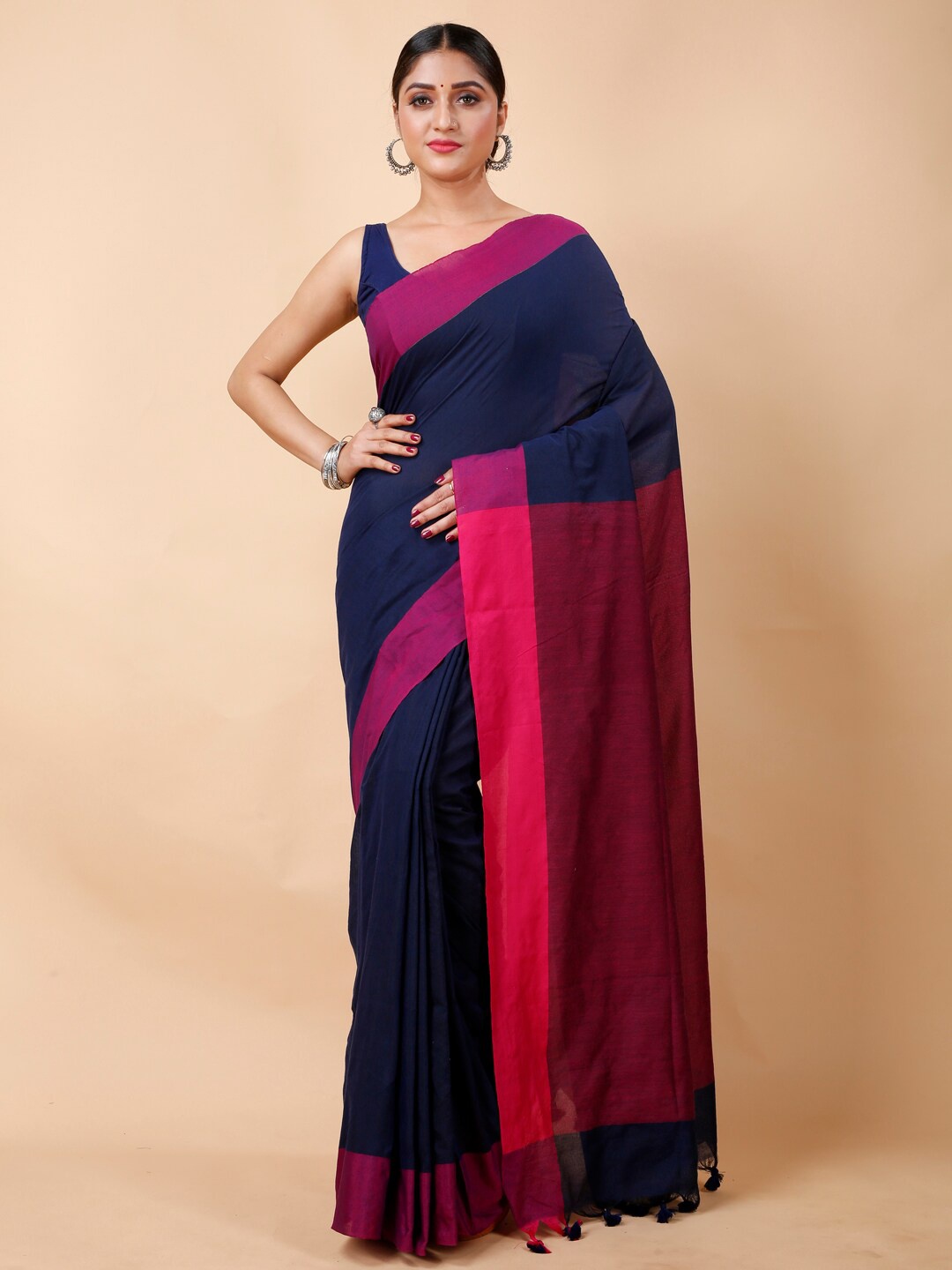 

Ruuprekha Pure Cotton Saree, Navy blue