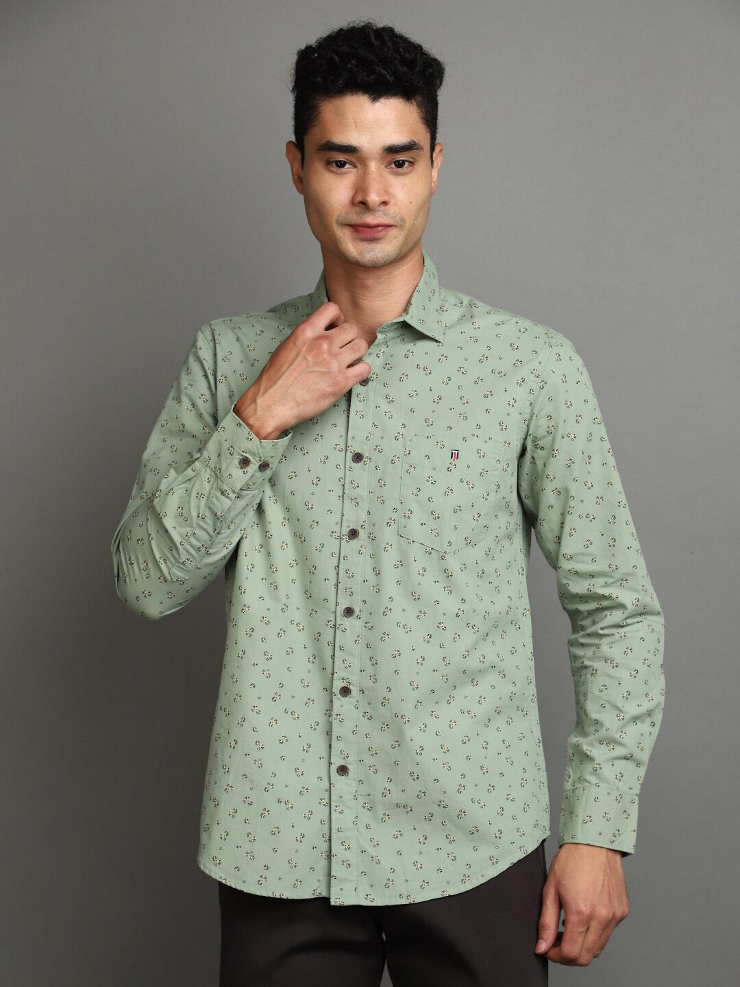

V-Mart Floral Printed Cotton Casual Shirt, Green