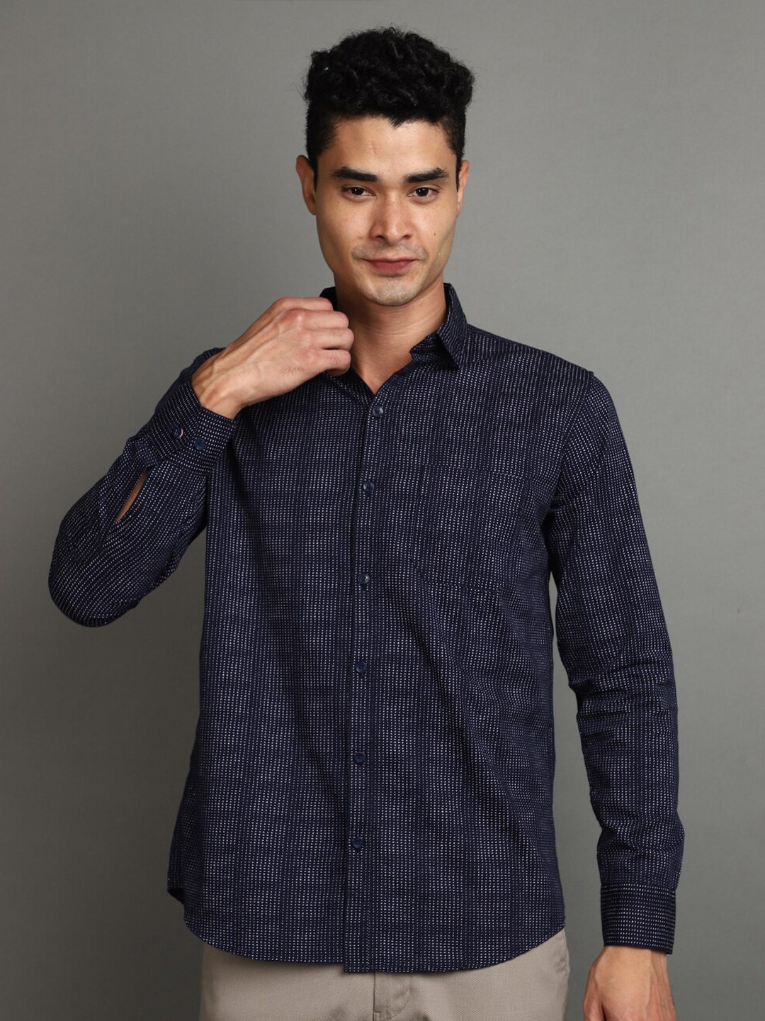 

V-Mart Micro Ditsy Printed Twill Weave Cotton Casual Shirt, Navy blue