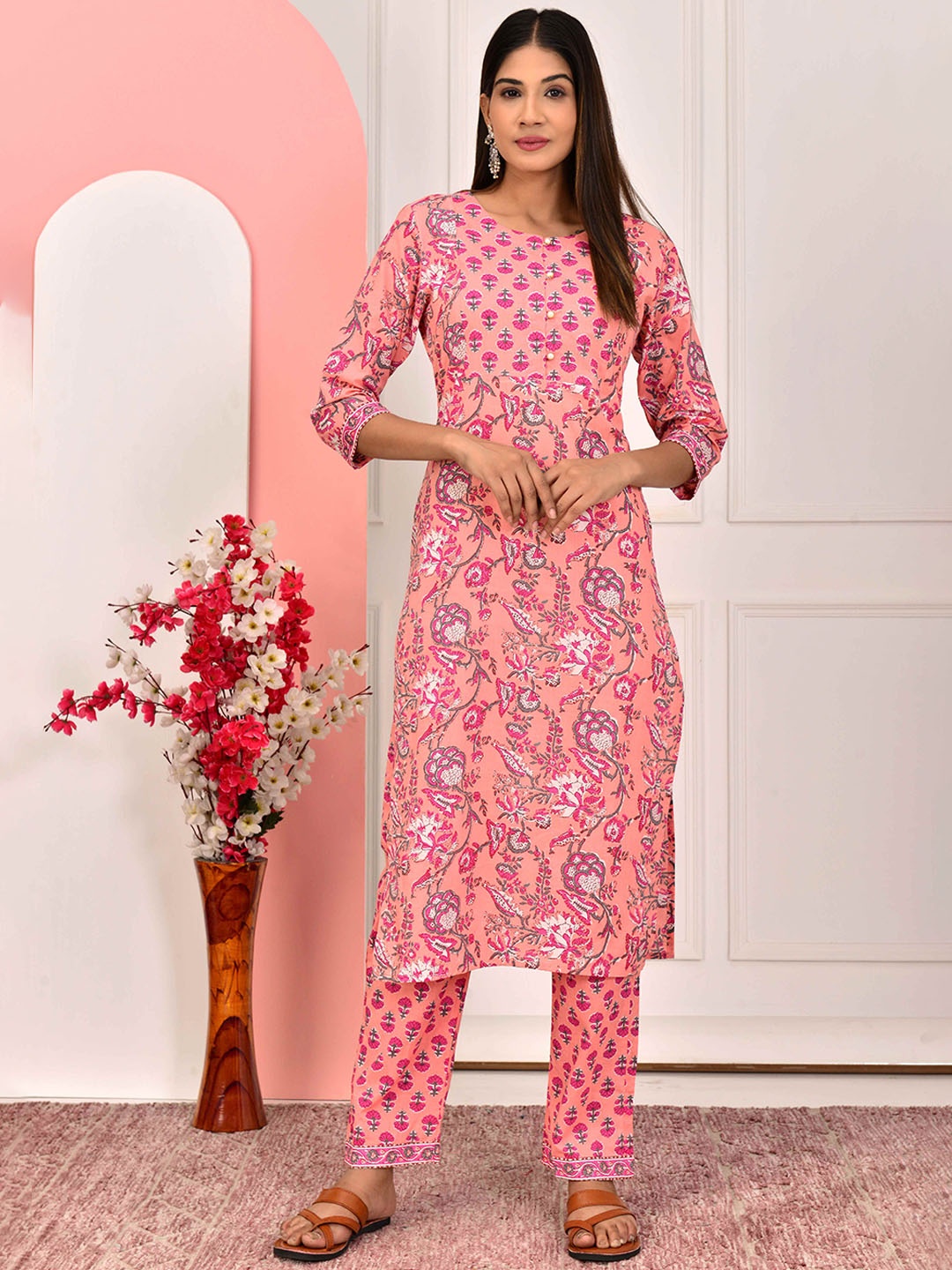 

PARCHHAI Floral Printed Regular Pure Cotton Kurta With Trousers, Pink