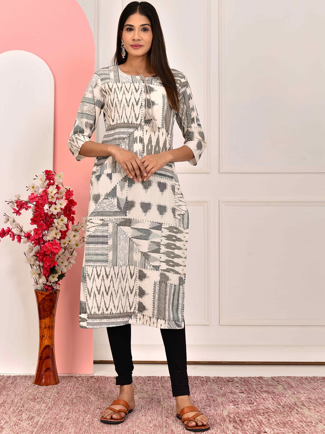 

PARCHHAI Geometric Printed Key Hole Neck Pure Cotton Straight Kurta, Grey