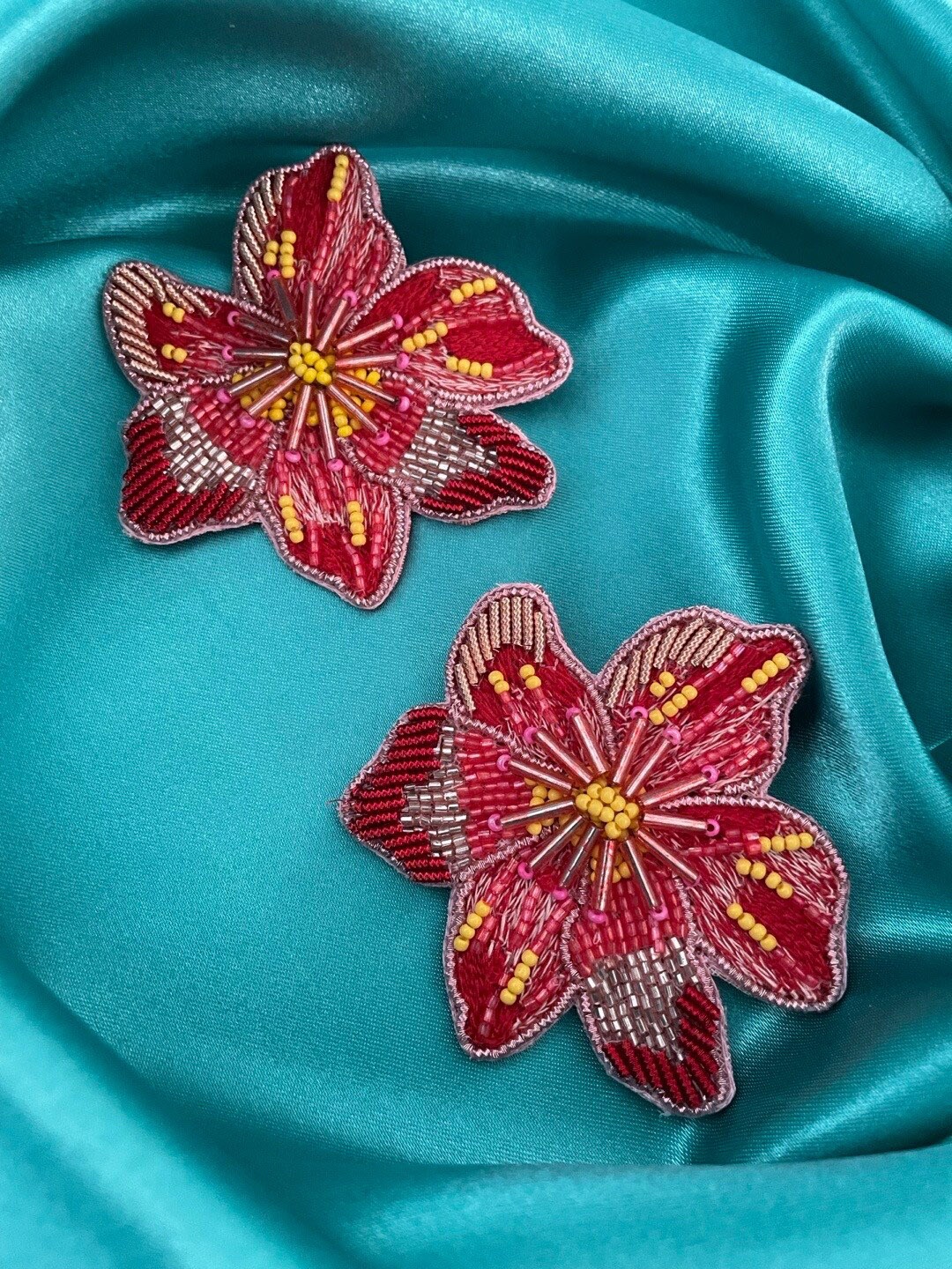

Digital Dress Room Beaded Floral Studs Earrings, Red