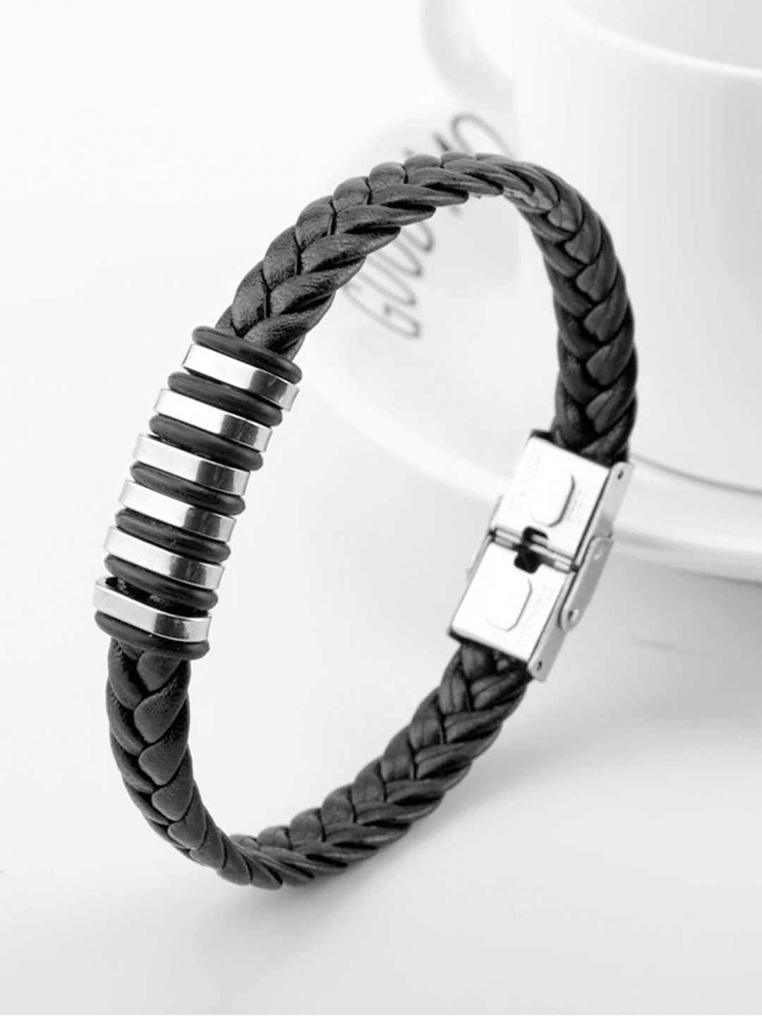 

Fashion Frill Men Leather Silver Plated Wraparound Bracelet