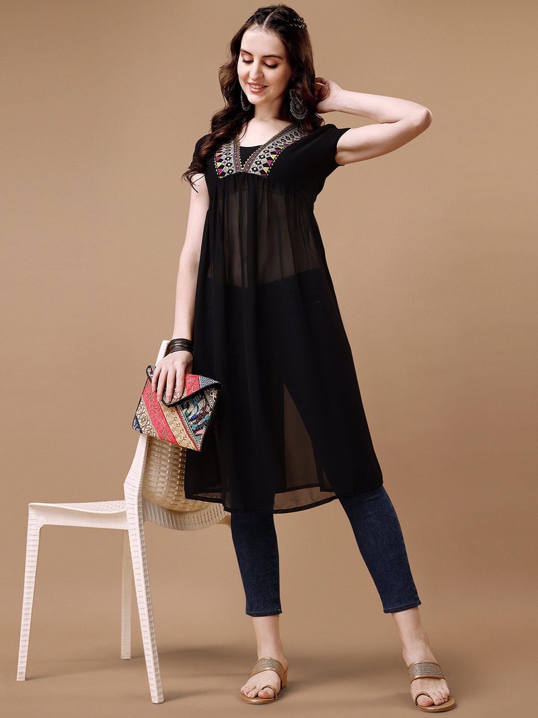 

Shree Ramkrishna Fab Floral Embroidered Georgette Kurta, Black