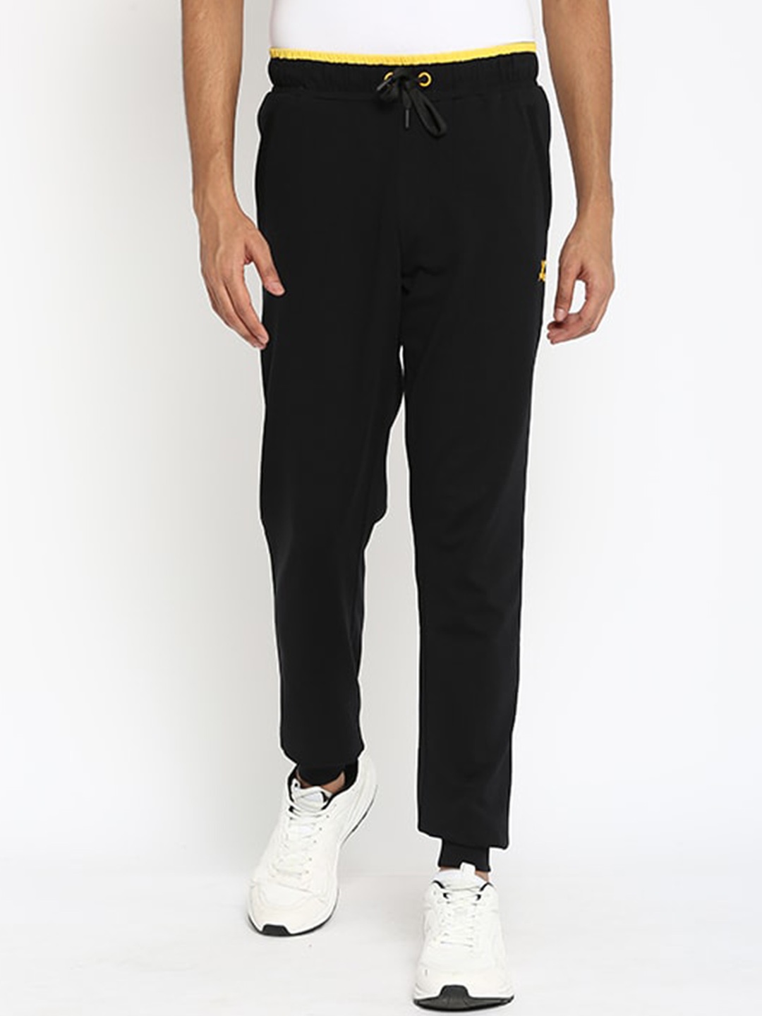 

Muvazo Men Regular Fit Mid-Rise Joggers, Black