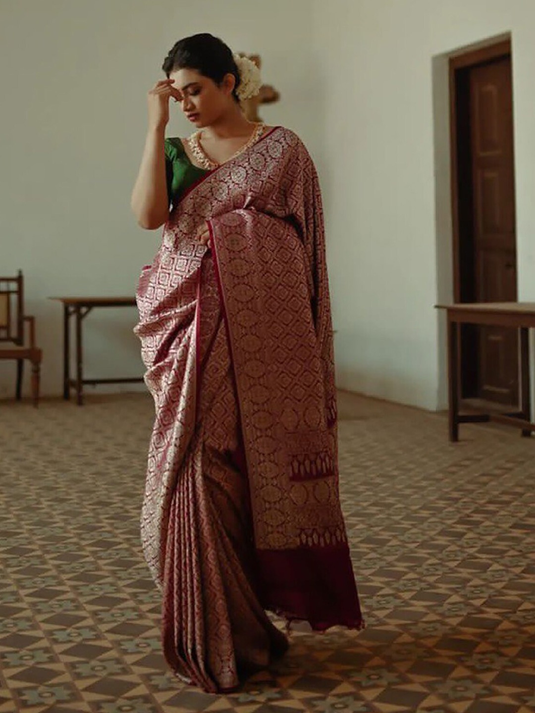 

KALINI Ethnic Motifs Woven Design Zari Silk Cotton Banarasi Saree, Maroon