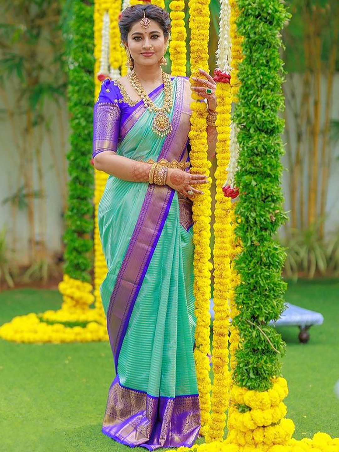

KALINI Striped Silk Cotton Zari Banarasi Saree, Green