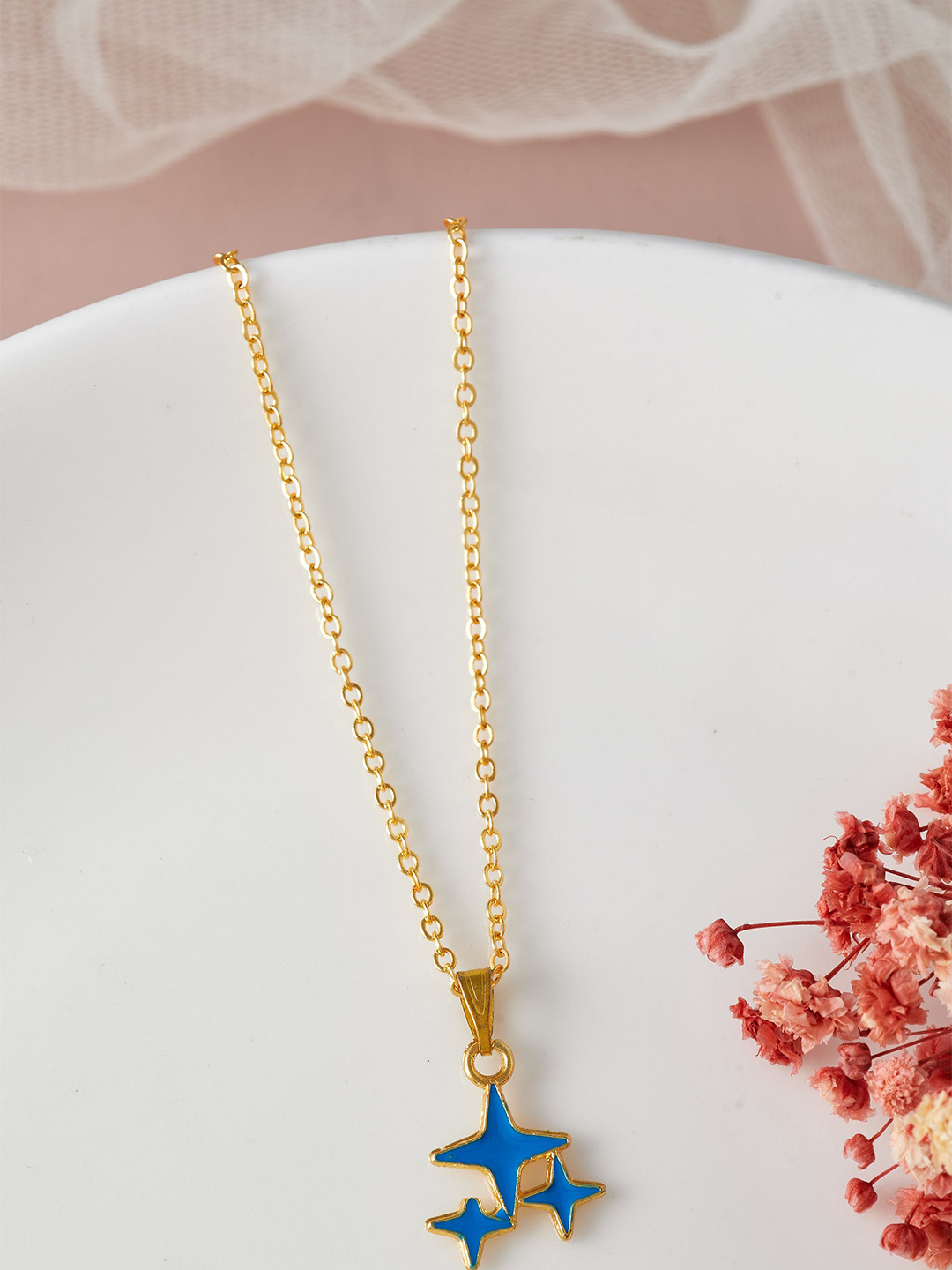 

DressBerry Gold Toned Gold Plated Pendant with Chain