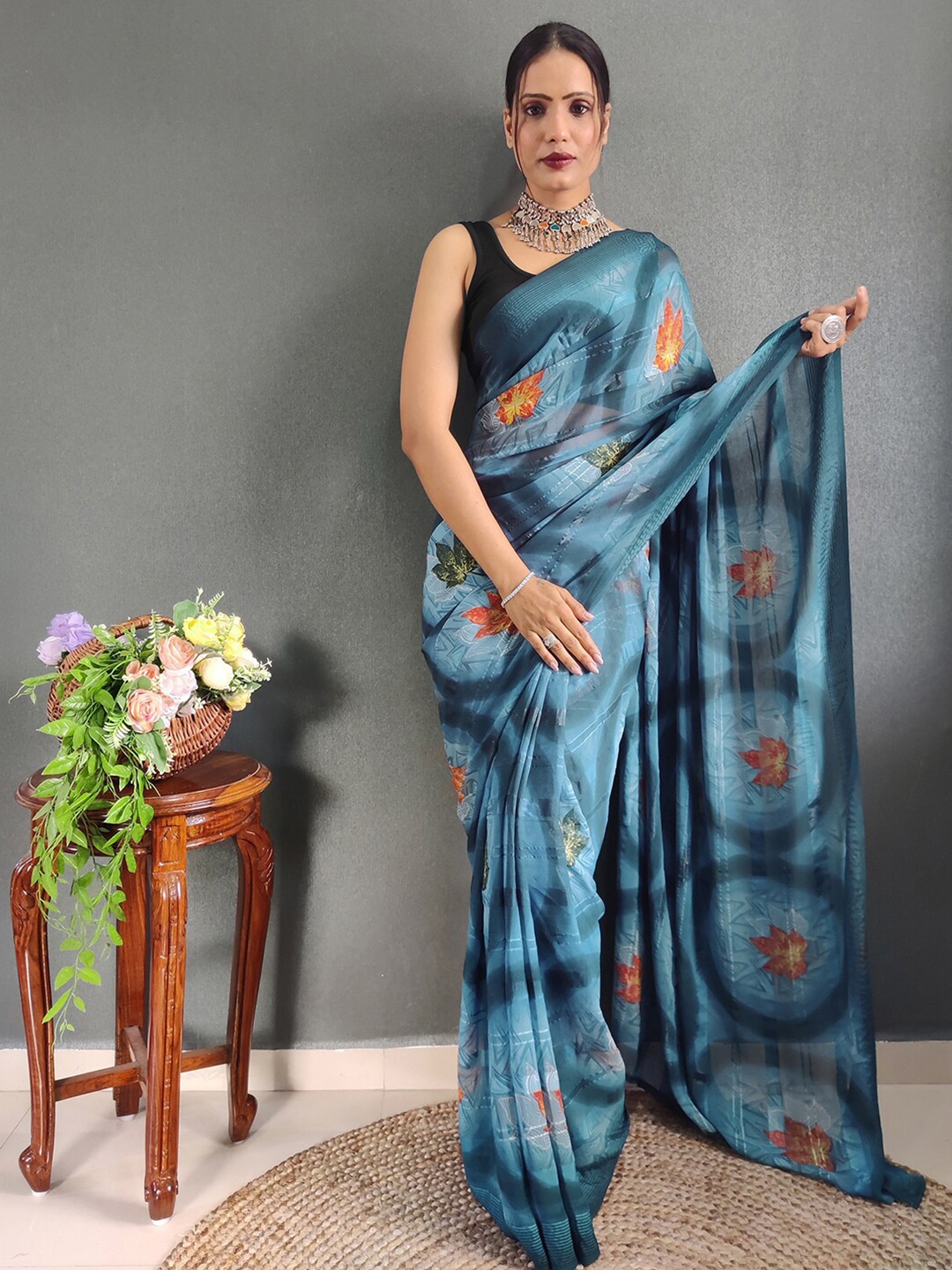 

Mitera Striped Zari Poly Georgette Ready to Wear Saree, Blue