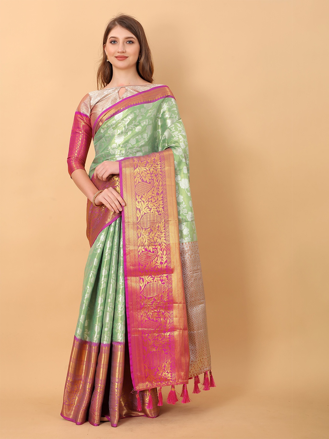 

NIWAA Floral Woven Design Pure Silk Banarasi Saree, Green