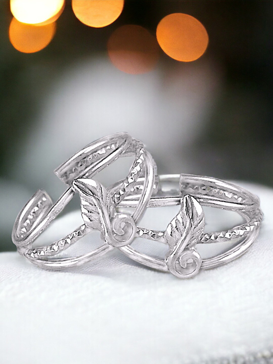 

Taraash Set of 2 Silver-Plated Adjustable Toe Rings