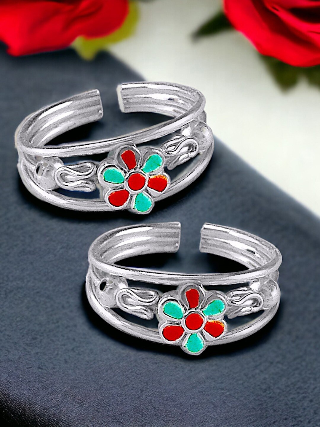 

Taraash Set of 2 Silver-Plated Adjustable Toe Rings