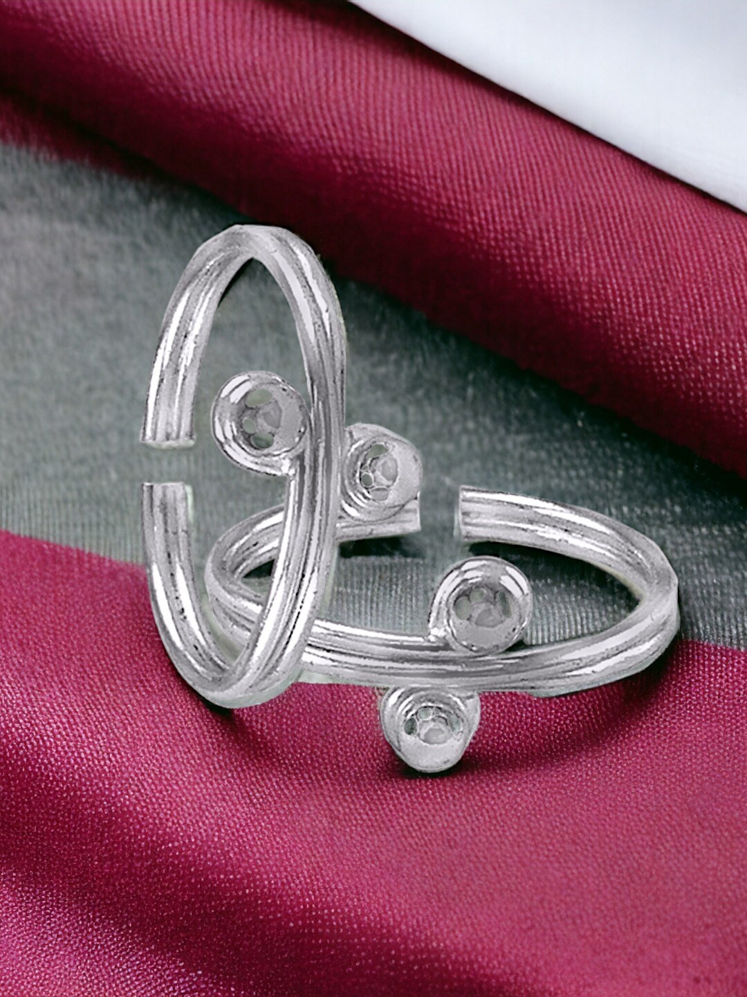 

Taraash Set Of 2 925 Sterling Silver Heart Toe Rings