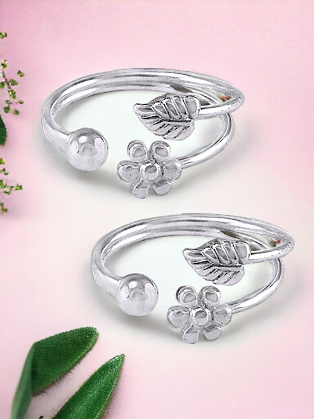 

Taraash Set of 2 Silver-Plated Adjustable Toe Rings