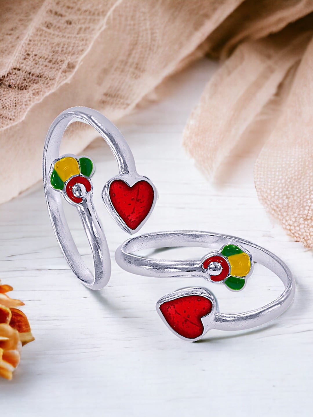 

Taraash Set Of 2 925 Sterling Silver Floral & Heart Design Toe Rings