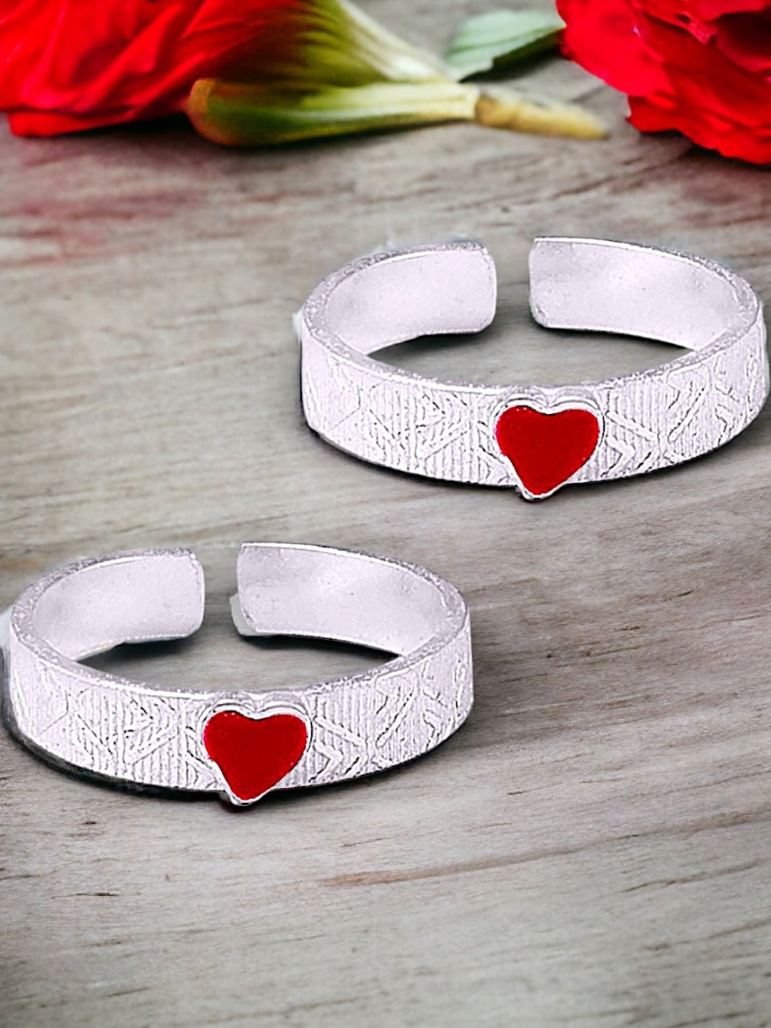 

Taraash Set Of 2 92.5 Sterling Silver Heart-Shaped Toe Rings