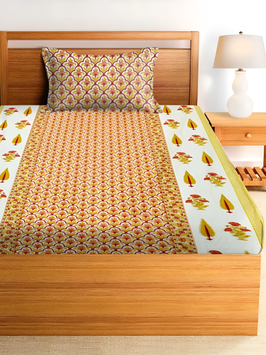 

RRC Gold-Toned Floral 180 TC Single Bedsheet Set