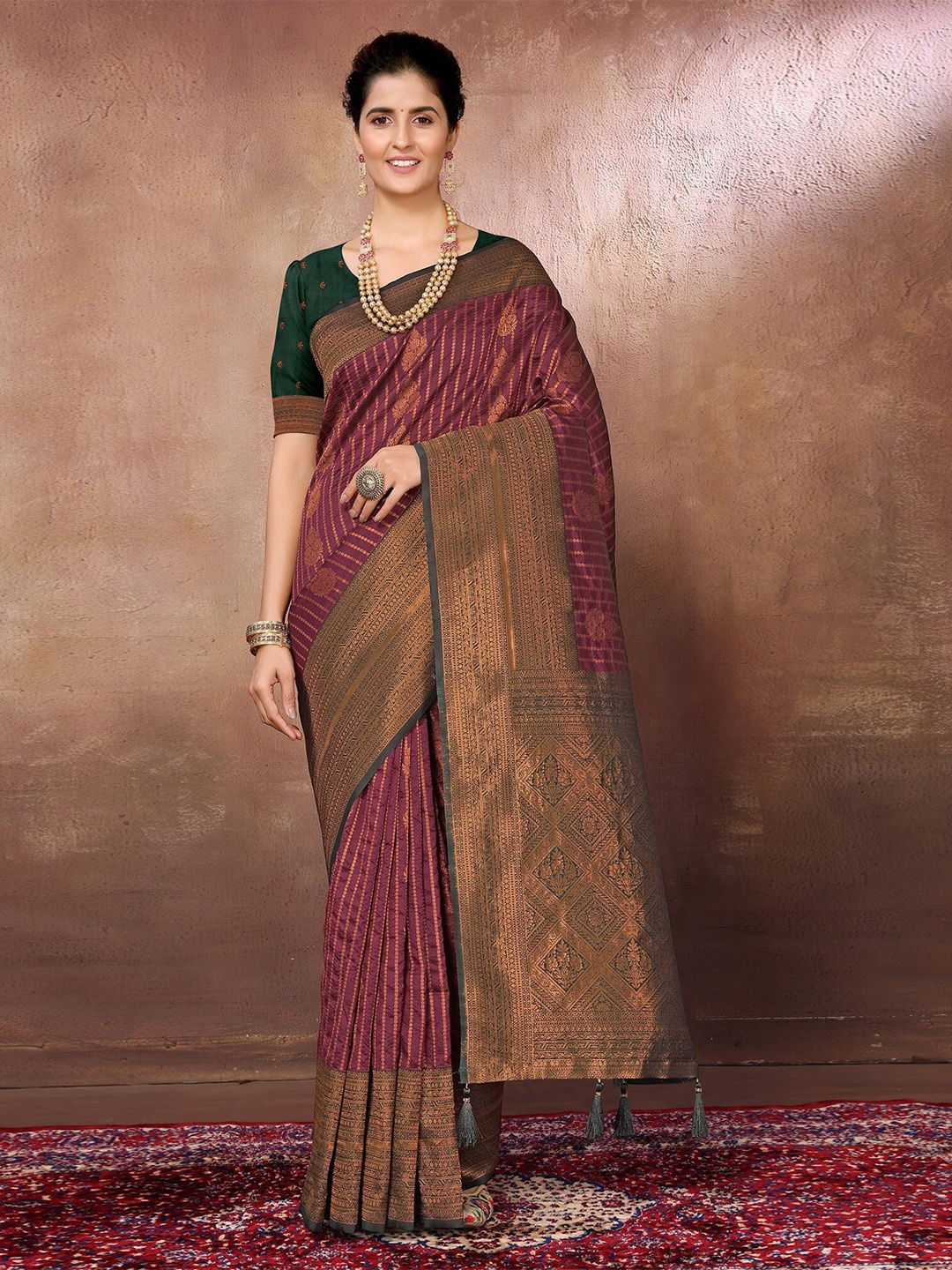 

FABMORA Ethnic Motifs Woven Design Zari Detailed Banarasi Saree, Maroon