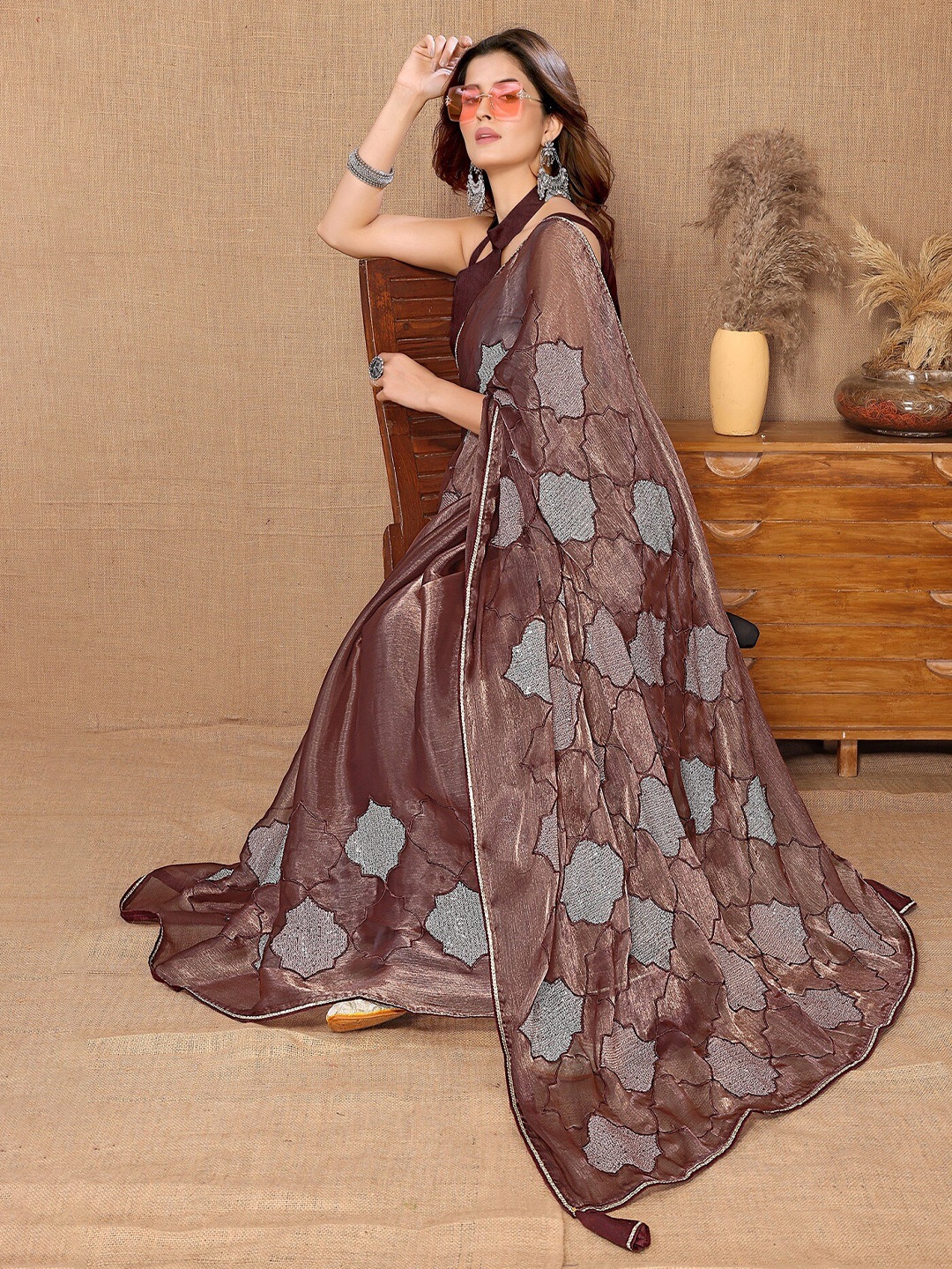 

FABMORA Ethnic Motifs Embroidered Sequinned Detailed Organza Saree, Brown