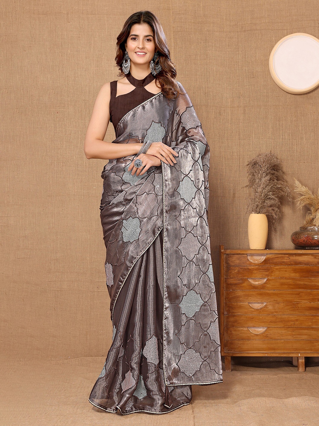 

FABMORA Ethnic Motifs Embroidered Sequinned Detailed Organza Saree, Grey