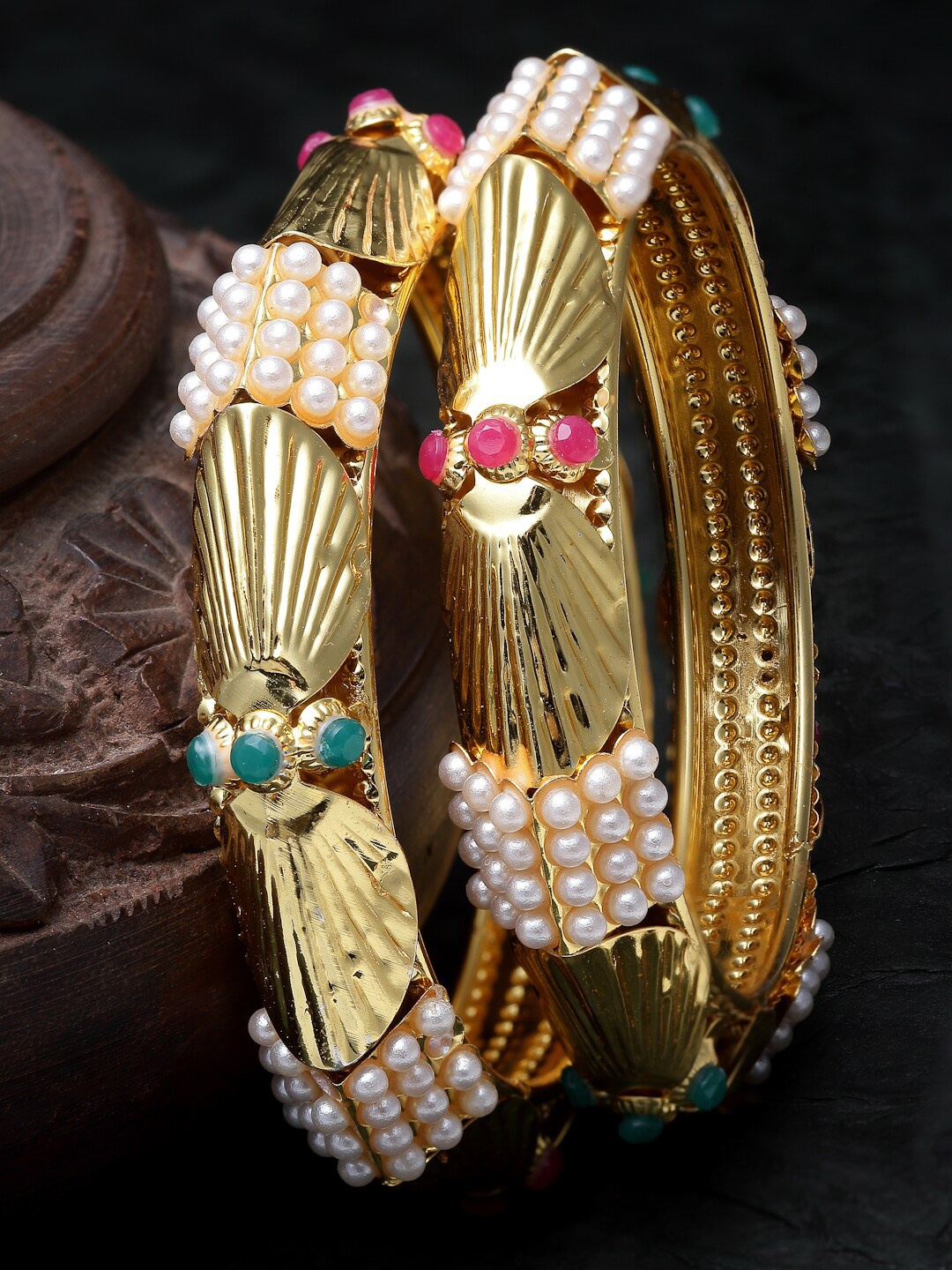 

Sukkhi Set of 2 Gold Plated Stones Studded & Beaded Bangles