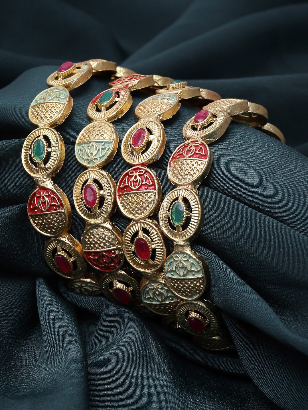 

Sukkhi Set Of 4 Gold-Plated American Diamond-Studded & Beaded Bangle
