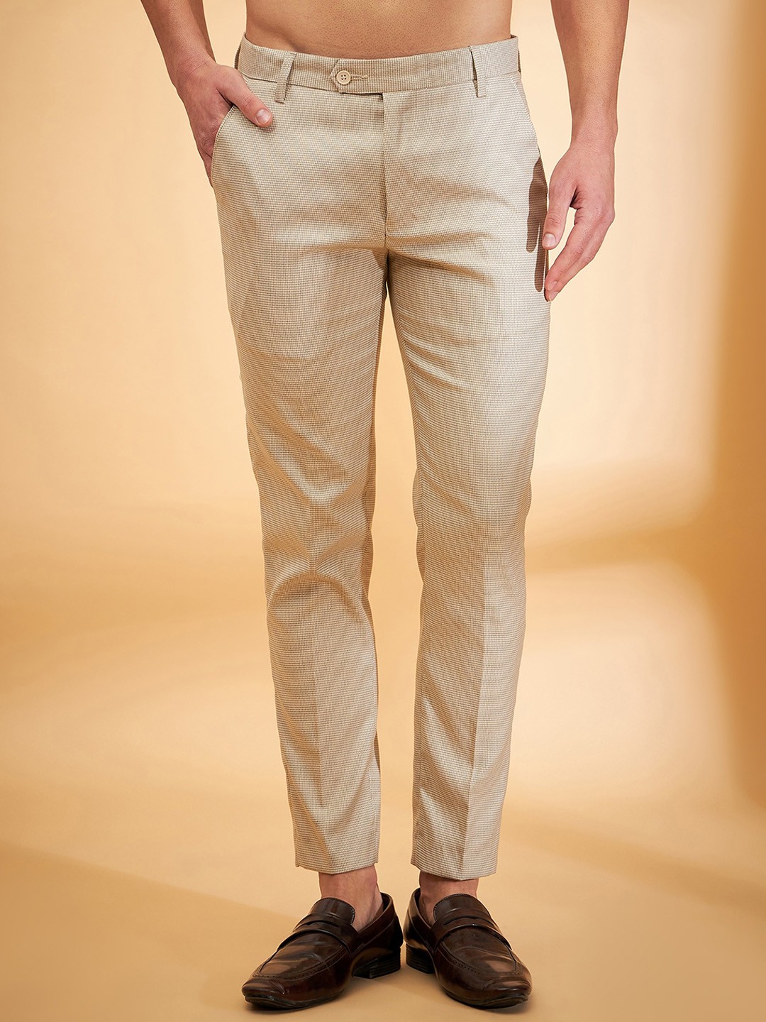 

DENNISON Men Textured Smart Tapered Fit Easy Wash Chinos, Beige