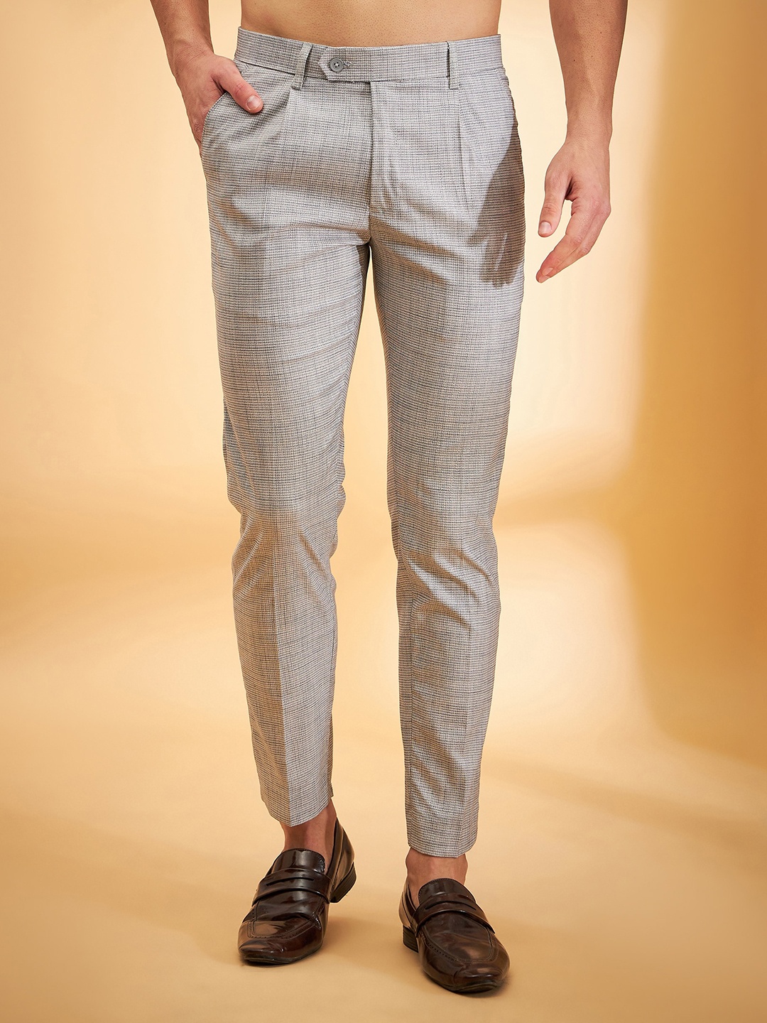 

DENNISON Men Textured Smart Tapered Fit Easy Wash Chinos, Cream