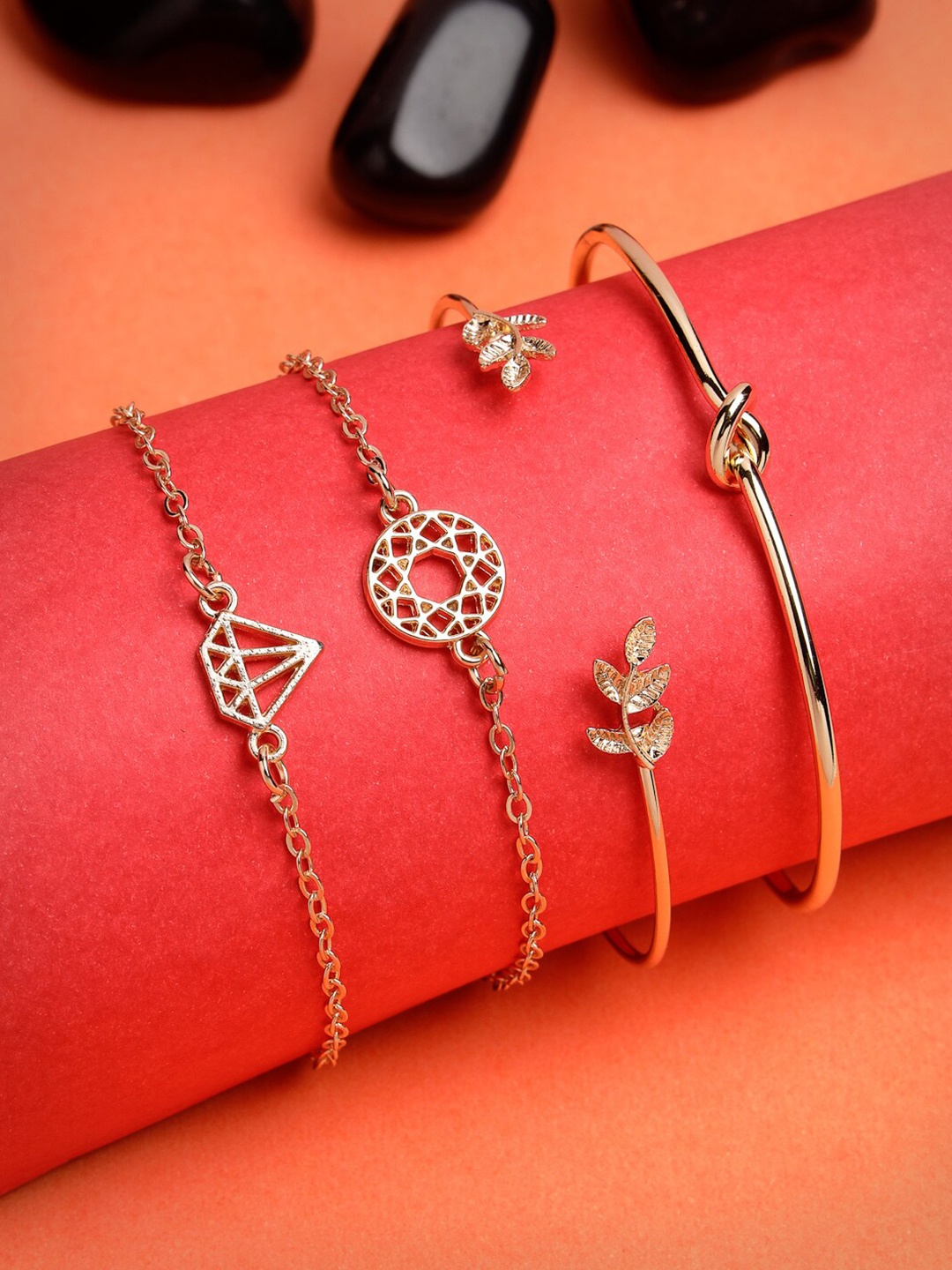 

Scintillare By Sukkhi Set Of 4 Gold-Plated Link Bracelet