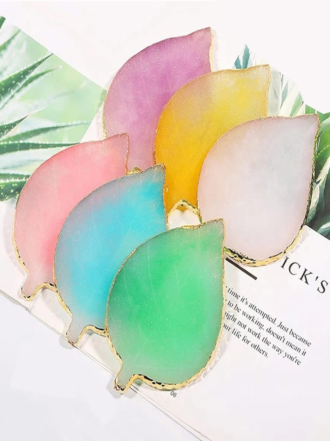 

FEELHIGH Leaf Shape Nail Art Mixing Colors Palette, Multi