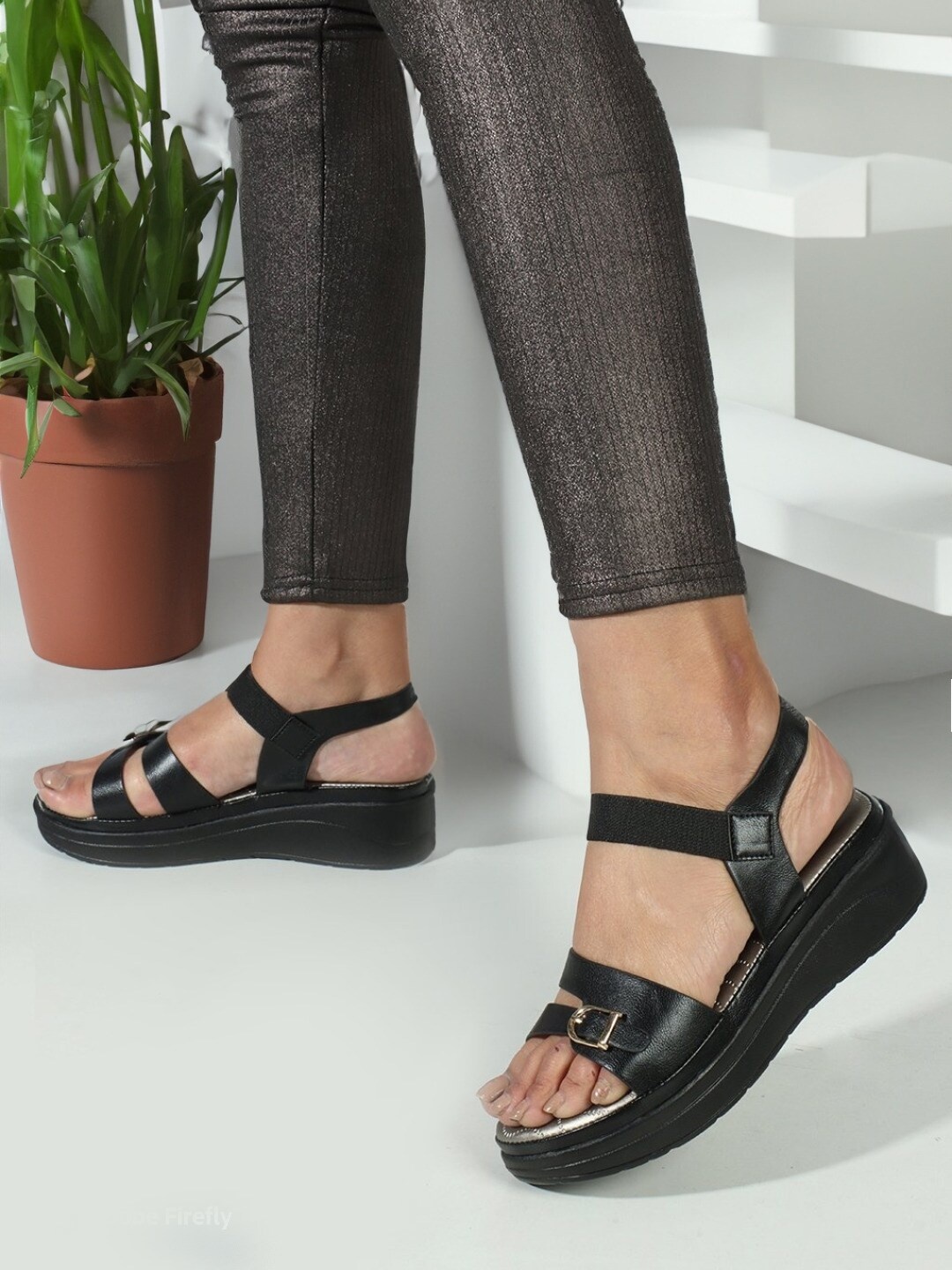 

ICONICS Ankle Loop Buckle Detail Open Toe Platform Heels, Black