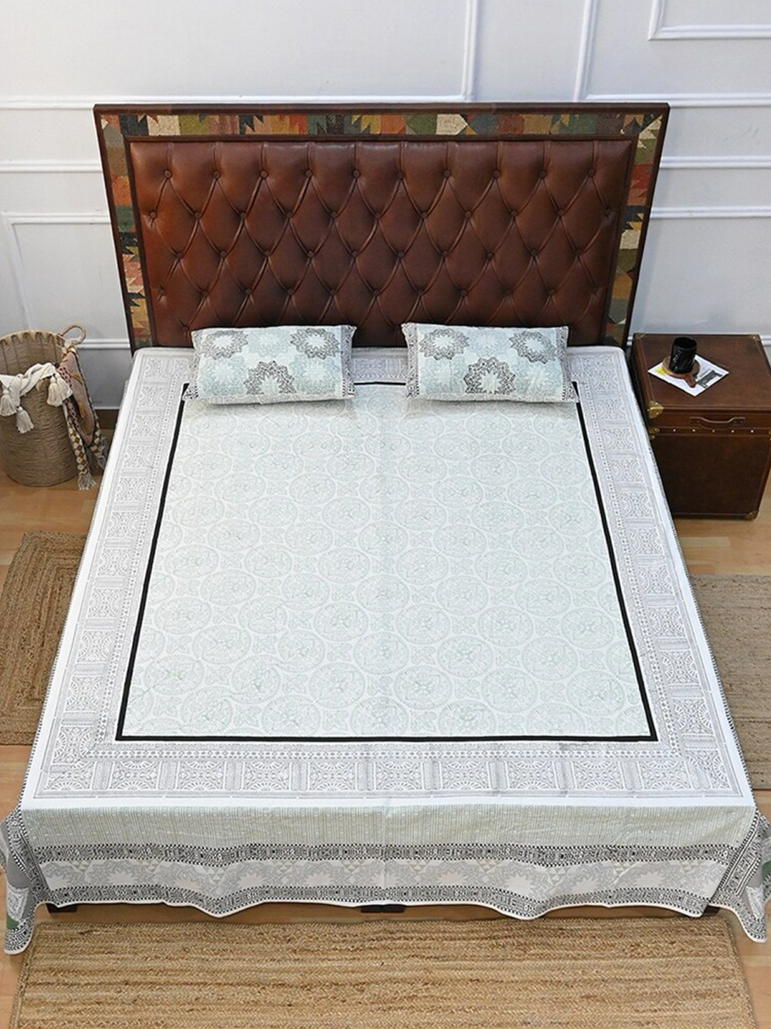 

Art Avenue Grey & White Geometric Cotton 120 TC Crib Bedsheet With 2 Pillow Covers
