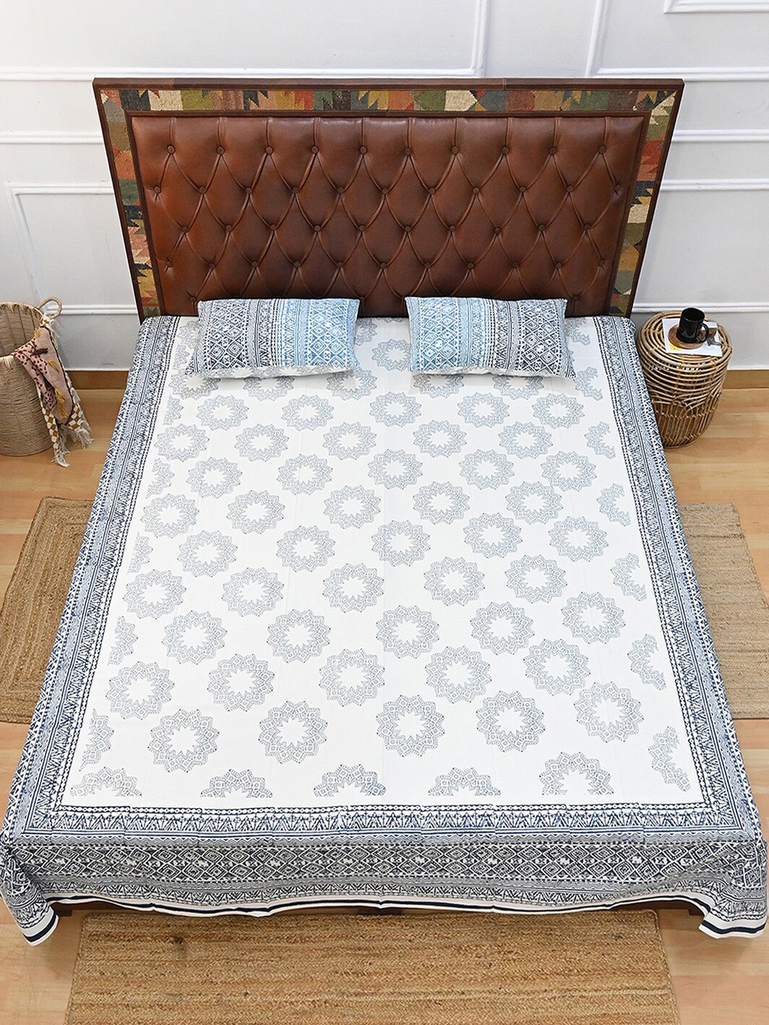 

Art Avenue White & Blue Geometric Cotton 120 TC Crib Bedsheet with 2 Pillow Covers
