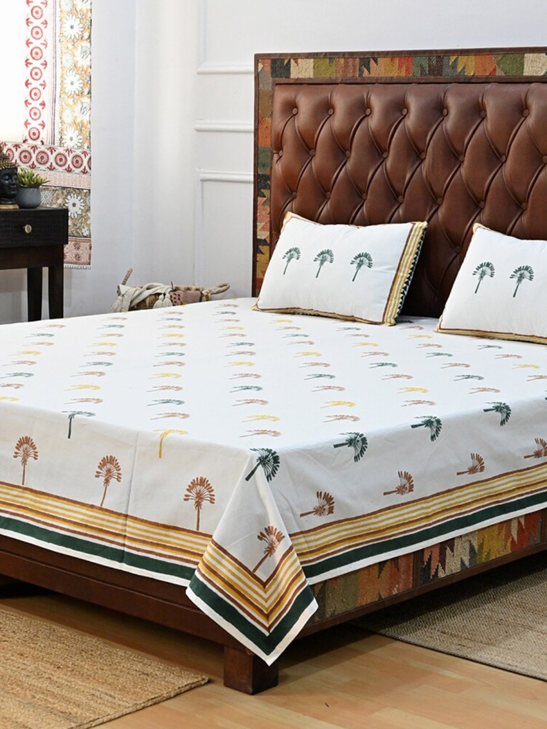 

Art Avenue White & Green Geometric Cotton 120 TC Crib Bedsheet With 2 Pillow Covers