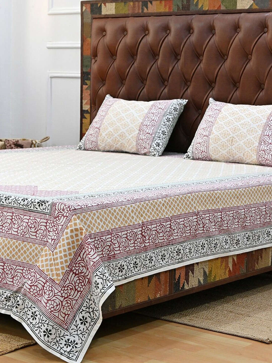 

Art Avenue White & Brown Geometric Cotton 120 TC Crib Bedsheet with 2 Pillow Covers