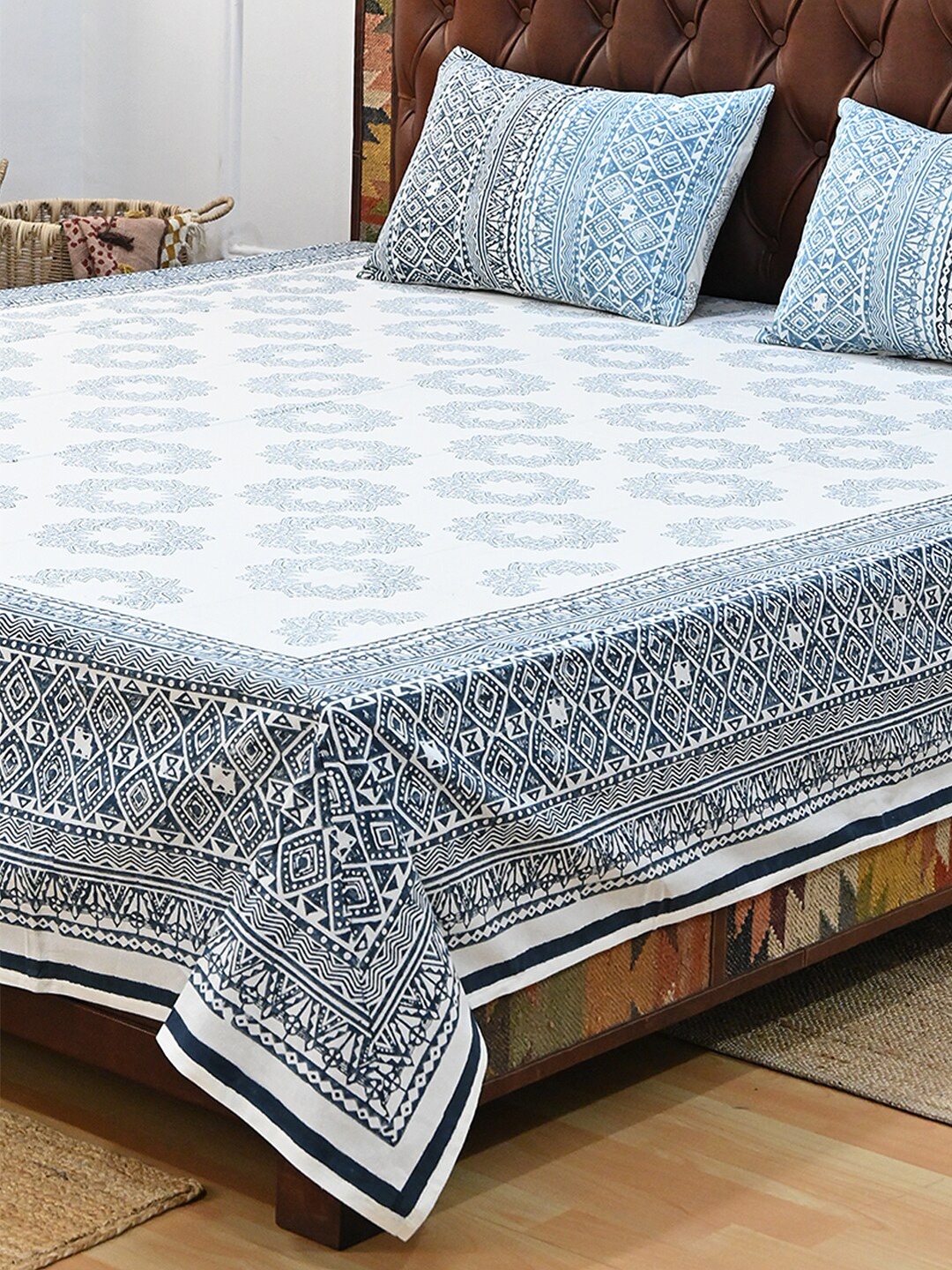 

Art Avenue White & Blue Geometric Cotton 120 TC Crib Bedsheet With 2 Pillow Covers